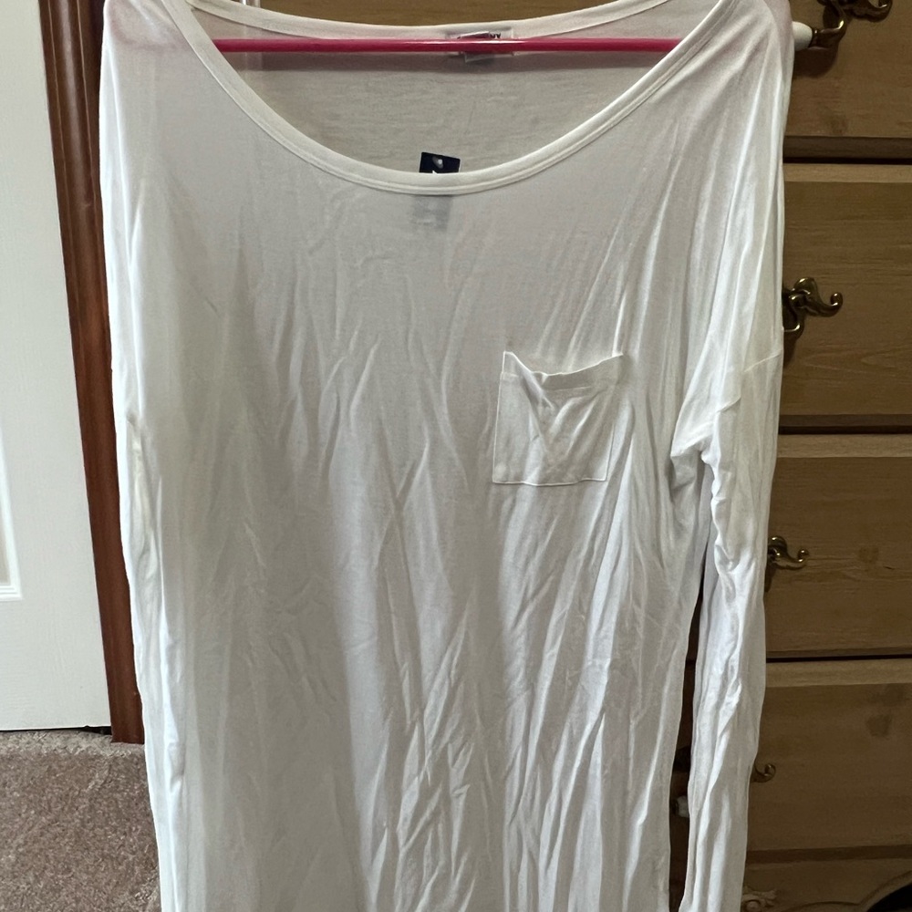Old Navy Classic White Long Sleeve Tee